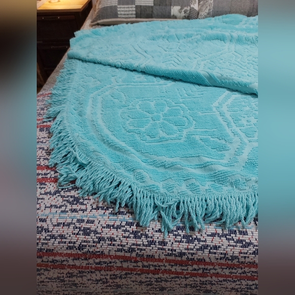 Turquoise vintage blanket - Picture 5 of 8
